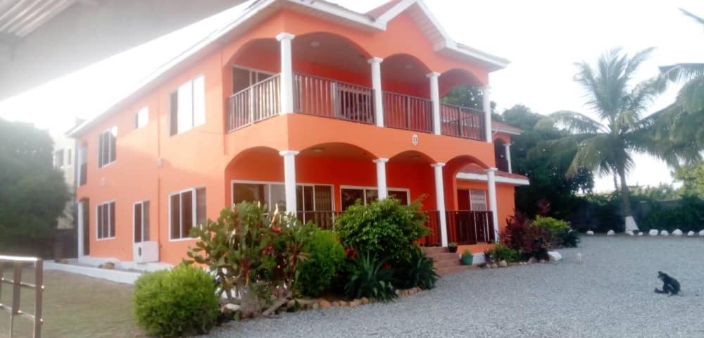 Botianaw Jamaica Inn Guest House מראה חיצוני תמונה