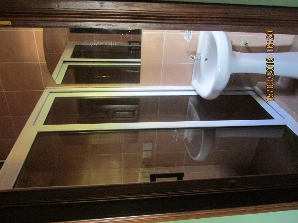 Botianaw Jamaica Inn Guest House מראה חיצוני תמונה